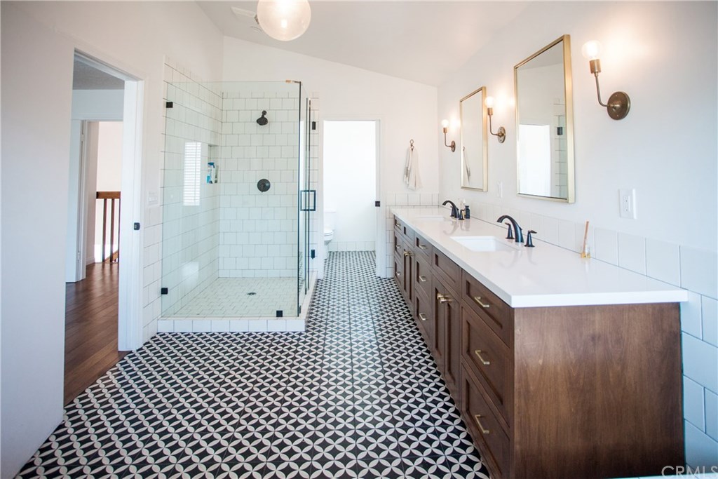 2040 Mandarin Drive Costa Mesa, CA 92626 - Photo 3 of 28