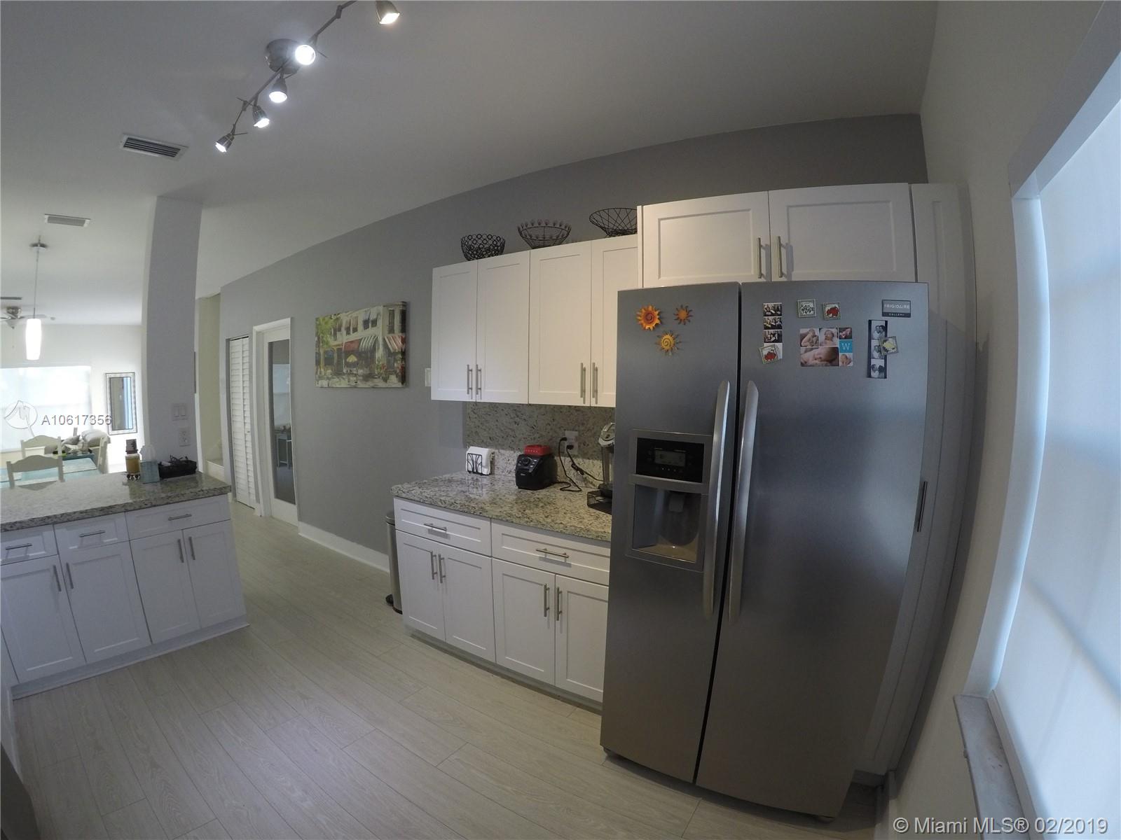 811 Southwest 178th Way Pembroke Pines, FL 33029 - Photo 20 of 51