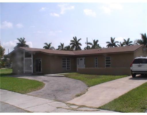 18933 Southwest 96th Avenue Cutler Bay, FL 33157 - Photo 1 of 2