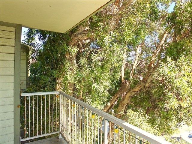 $390,000 | 1449 East 3rd Street, Unit 201, Long Beach, CA 90802