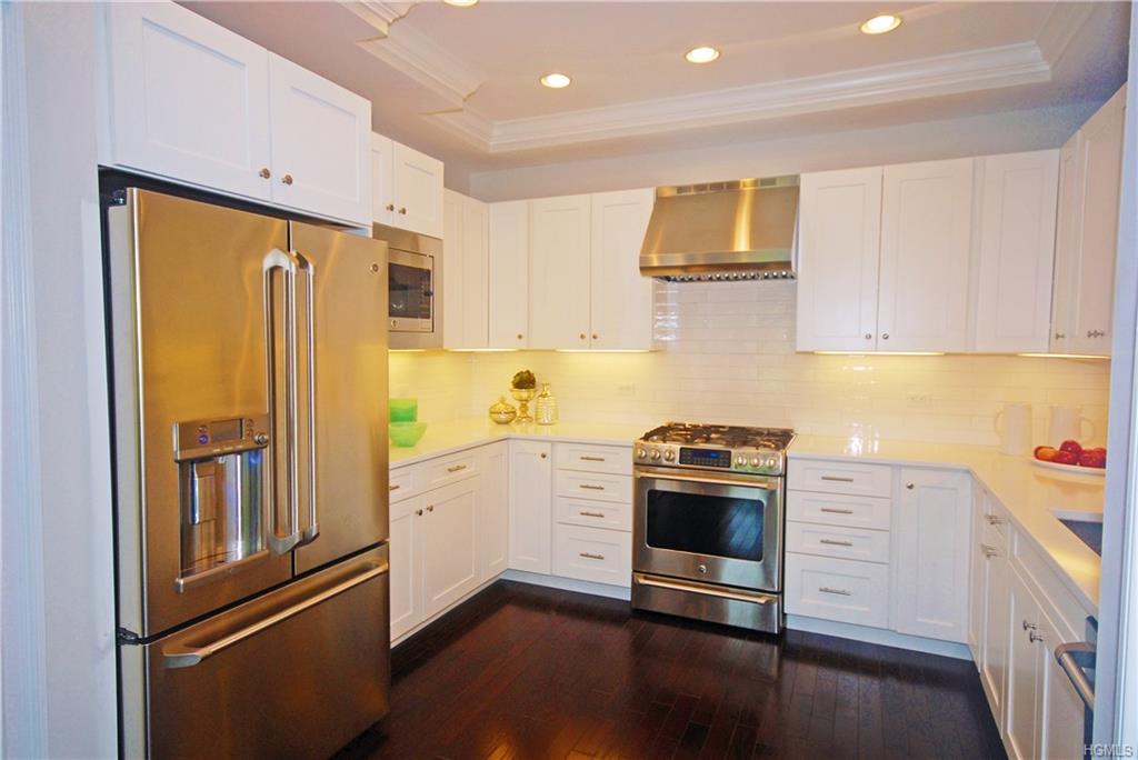 4 The Pointe Rye Brook, NY 10573 - Photo 8 of 19