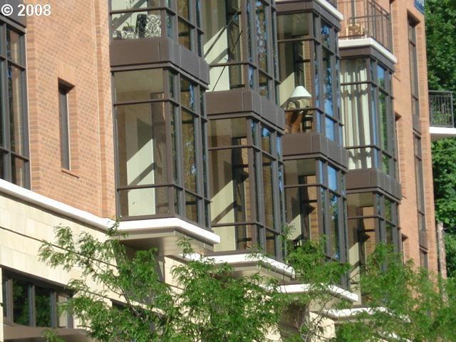 2351 Northwest Westover Road, Unit 516 Portland, OR 97210 - Photo 2 of 14 Gallery Image 2