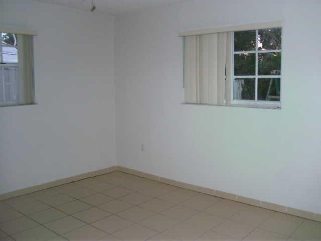 7960 Northwest 174th Street Hialeah, FL 33015 - Photo 5 of 7