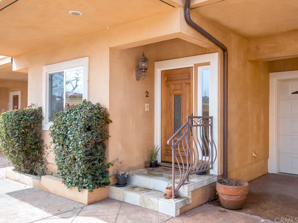 2302 Grant Avenue, Unit 2 Redondo Beach, CA 90278 - Photo 2 of 29 Middle unit of a 3-on-a-lot