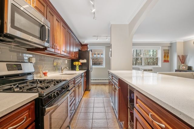 $850,000 | 191 Willoughby Street, Unit 8L | Downtown Brooklyn