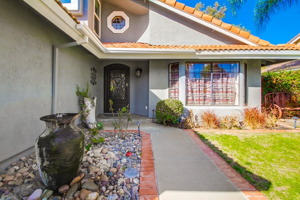 13896 Country Creek Road Poway, CA 92064 - Photo 4 of 25 Gallery Image 4