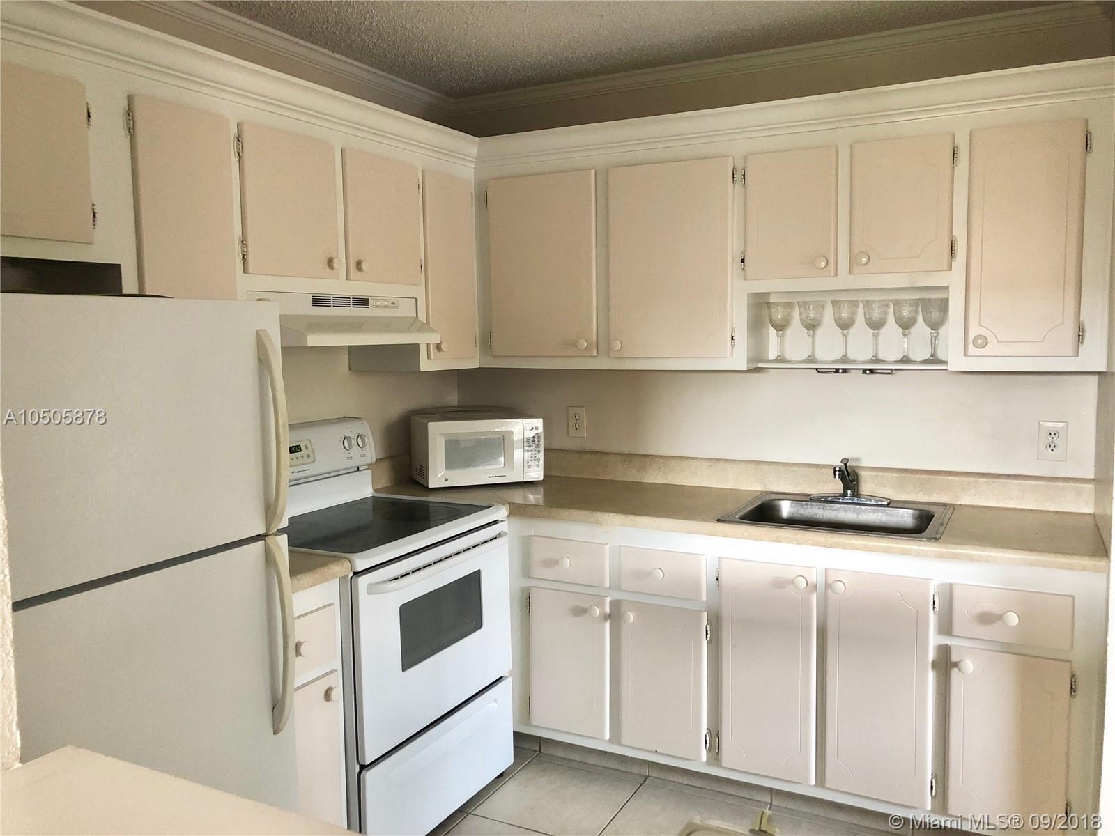658 Flanders North, Unit 658 Delray Beach, FL 33484 - Photo 9 of 13
