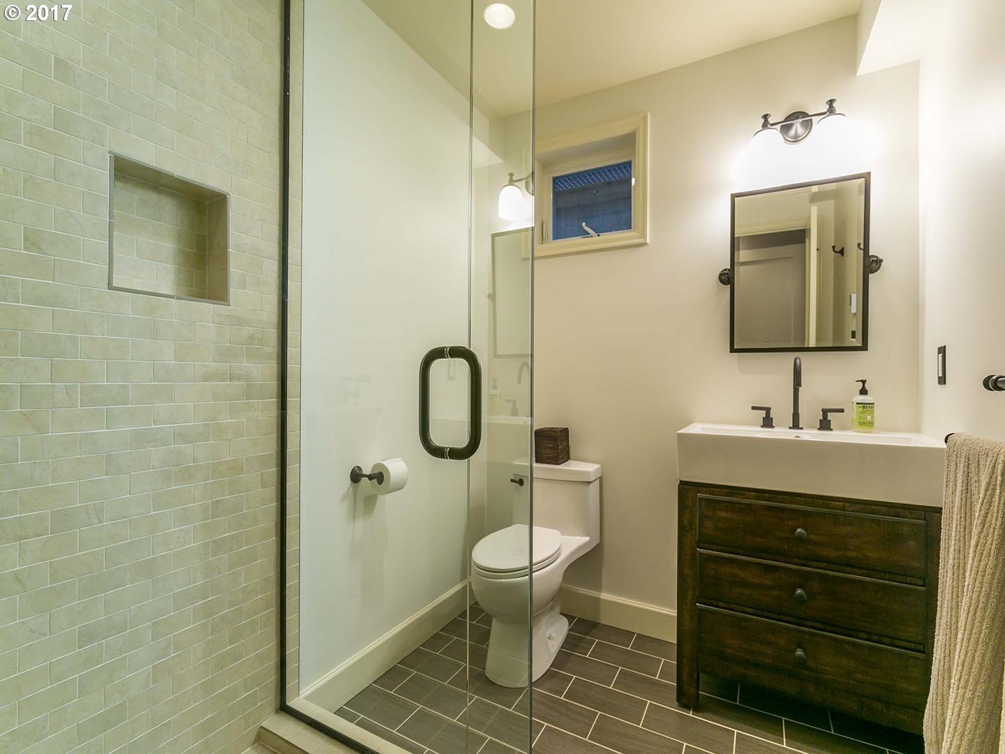 2828 Northwest Cumberland Road Portland, OR 97210 - Photo 23 of 32 Gallery Image 23