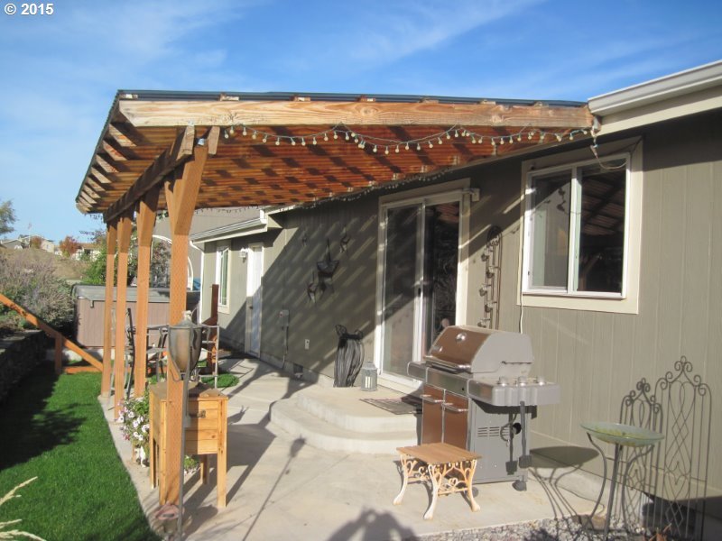 3072 Southwest River View Drive Pendleton, OR 97801 - Photo 13 of 17