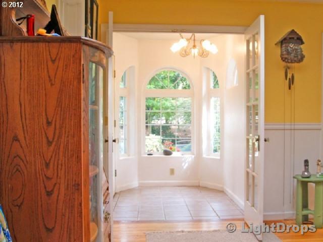 4730 Southwest Hamilton Street Portland, OR 97221 - Photo 2 of 16