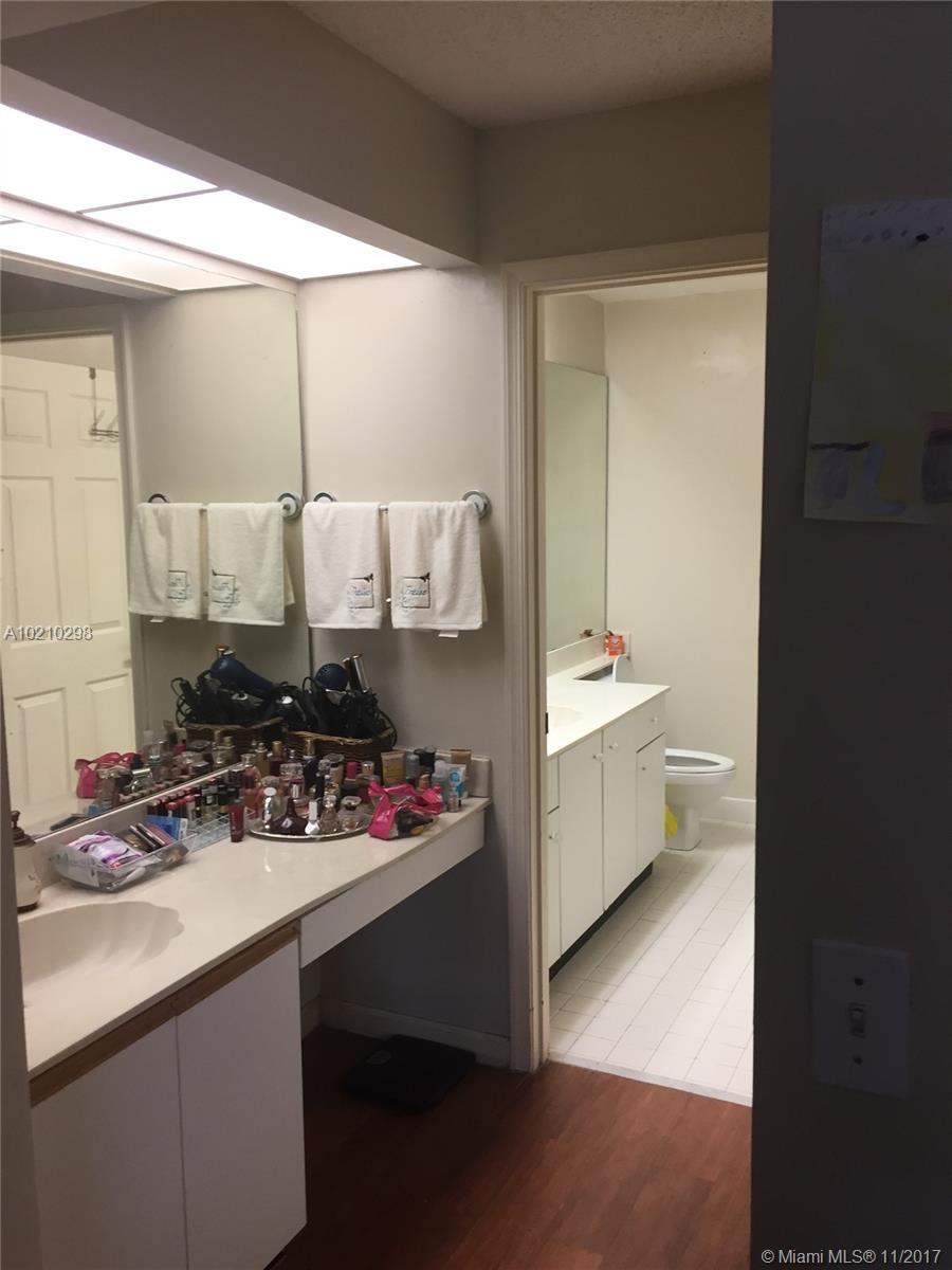 2582 Southeast 7th Court Homestead, FL 33033 - Photo 14 of 30