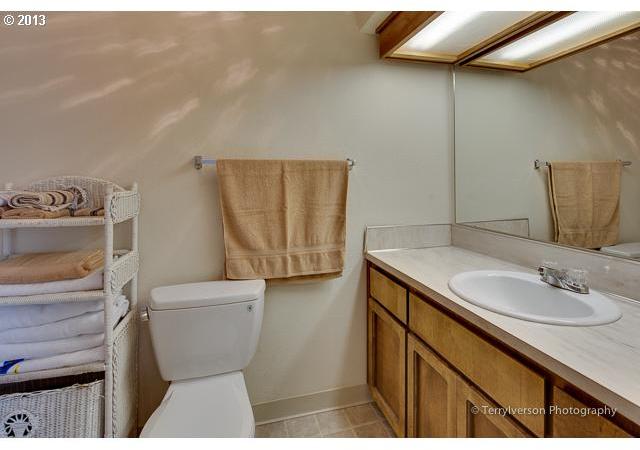 3874 Northeast Rene Avenue Gresham, OR 97030 - Photo 8 of 16 Gallery Image 8
