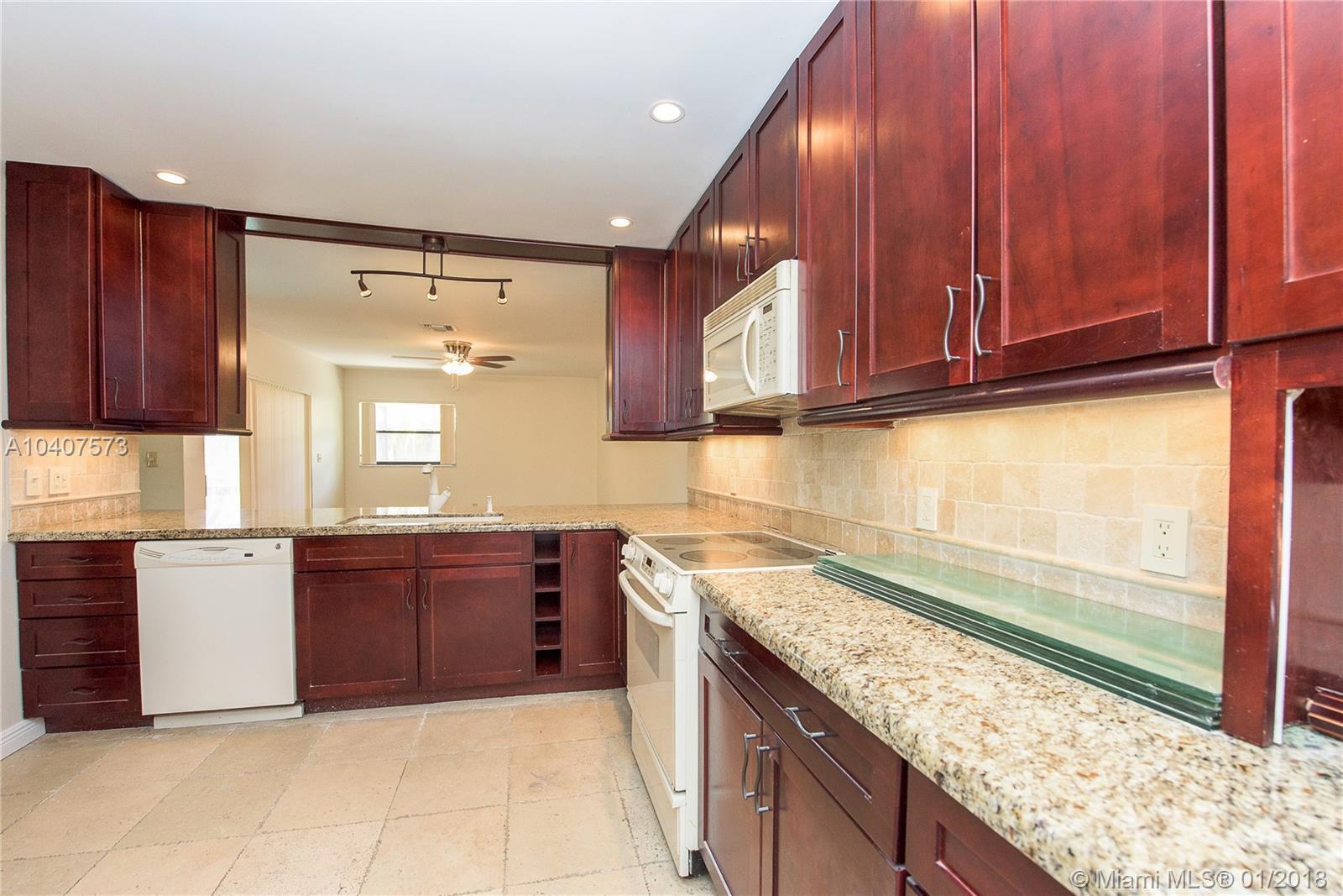 6833 Bianchini Circle Boca Raton, FL 33433 - Photo 3 of 20