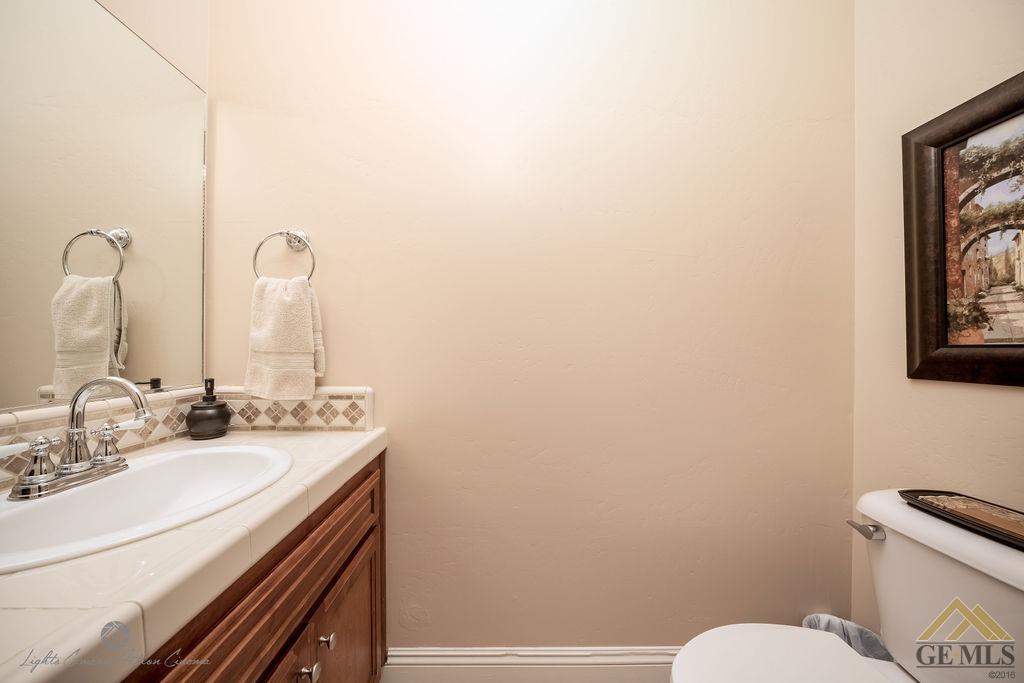 12307 Trinity River Drive Bakersfield, CA 93312 - Photo 30 of 40