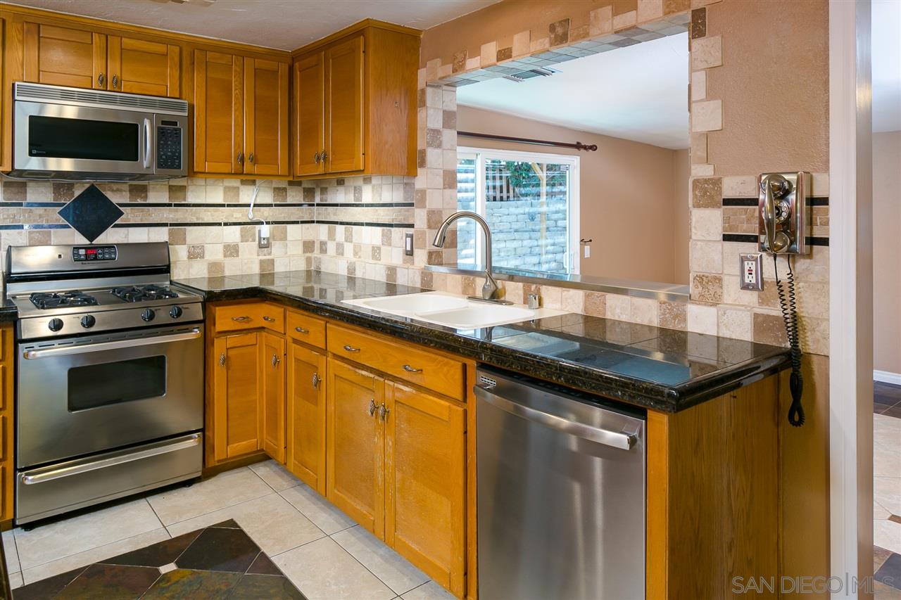 13215 West Lakeview Road Lakeside, CA 92040 - Photo 8 of 22 Stainless Steel Appliances!