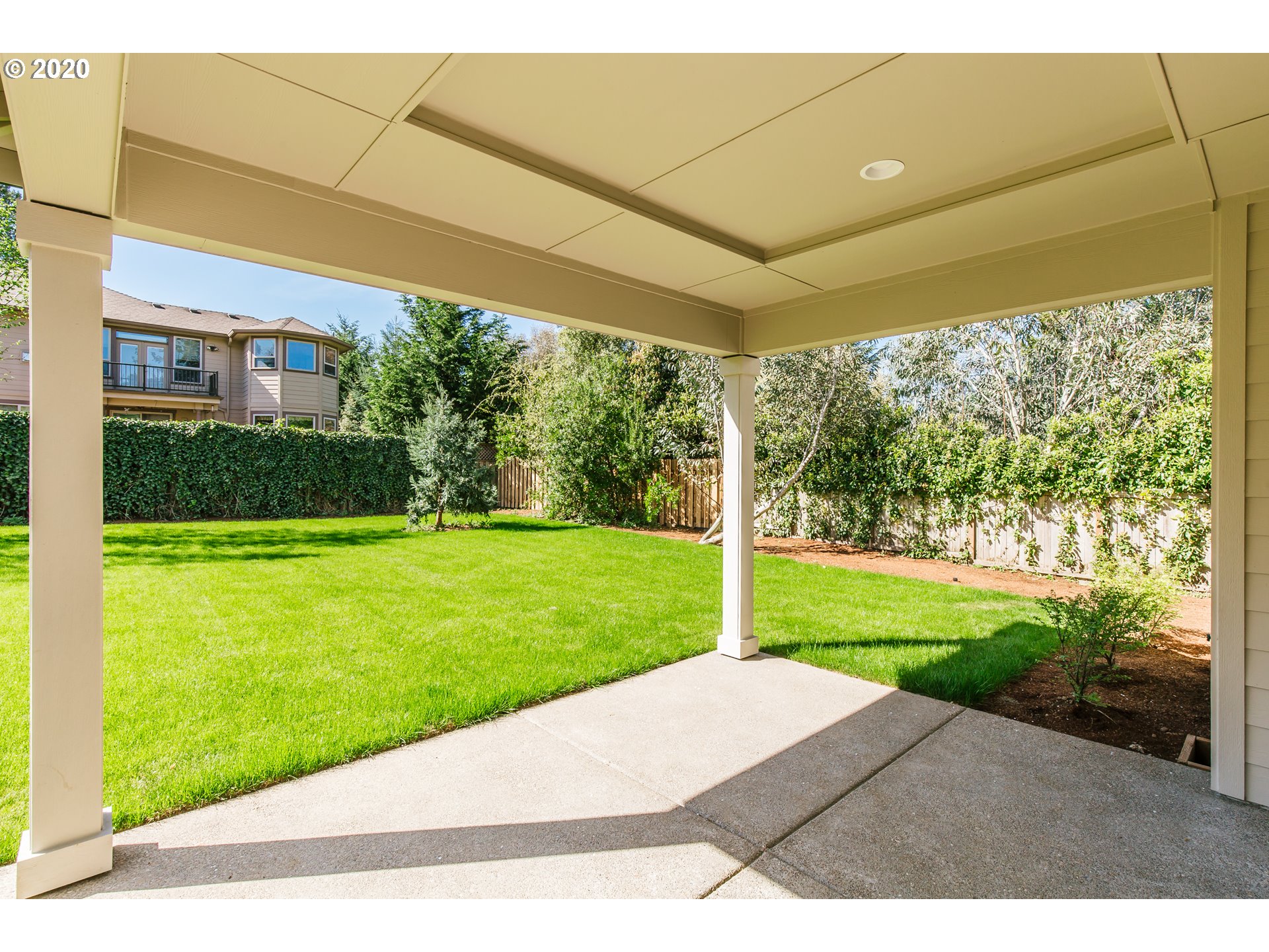 5560 Southwest Brugger Street Portland, OR 97219 - Photo 5 of 13 Gallery Image 5