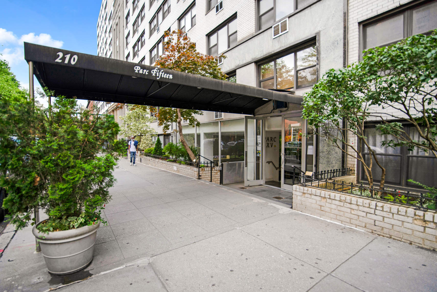 210 East 15th Street, Unit 9L Manhattan, NY 10003 - Photo 9 of 10