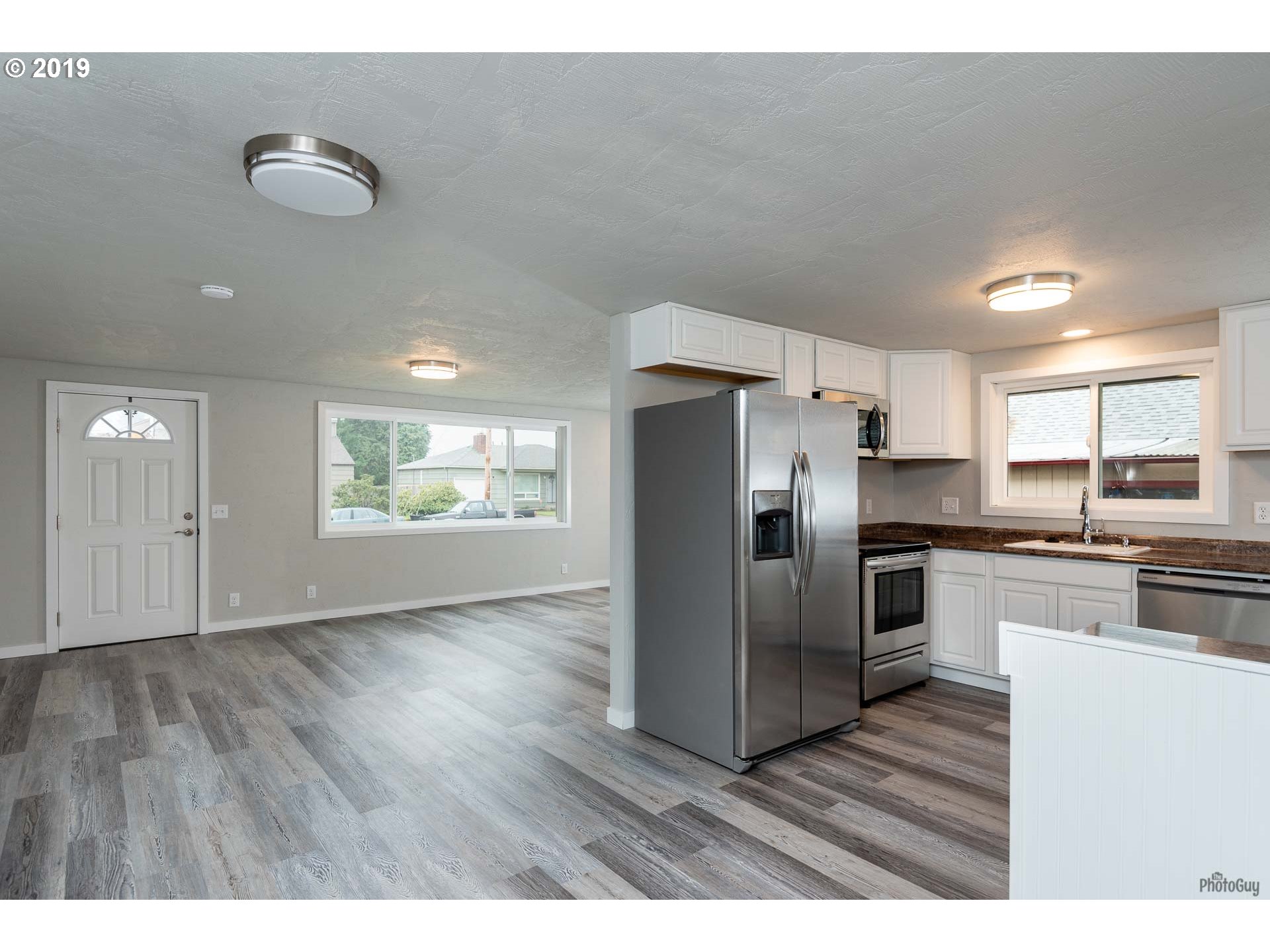 203 18th Street Springfield, OR 97477 - Photo 5 of 32