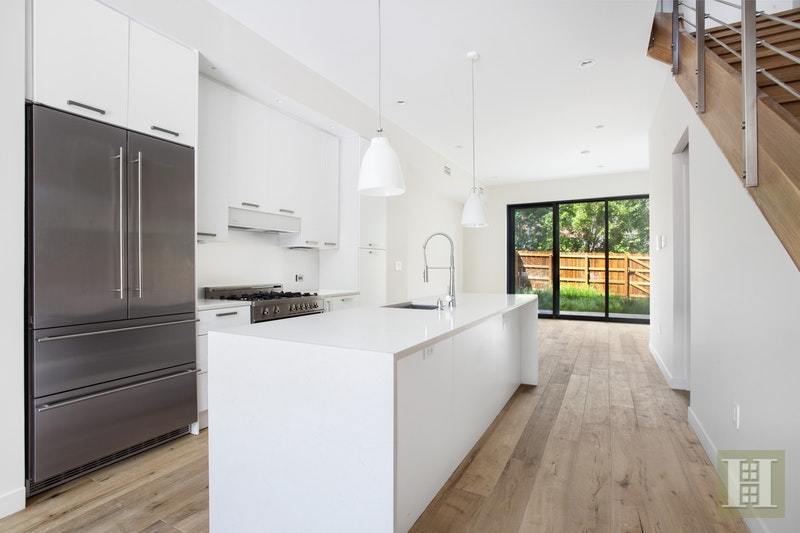 20 Vanderbilt Avenue Brooklyn, NY 11205 - Photo 2 of 13