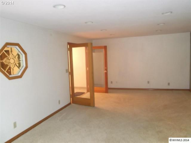 316 Southwest 9th Street Sublimity, OR 97385 - Photo 10 of 16 Gallery Image 10