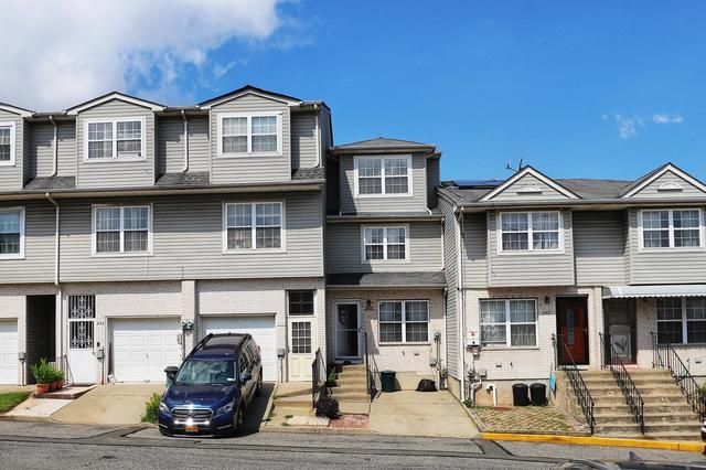 250 Skyline Drive, Staten Island, NY 10304 Compass