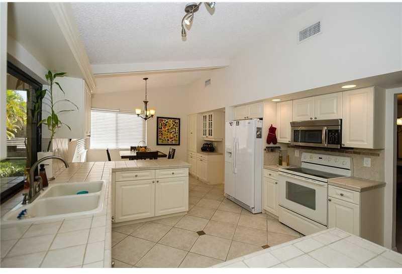 10411 186th Court South Boca Raton, FL 33498 - Photo 8 of 20 Gallery Image 8