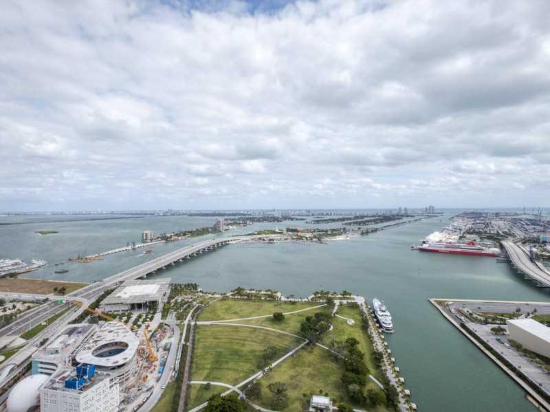 900 Biscayne Boulevard, Unit 4804 Miami, FL 33132 - Photo 7 of 8