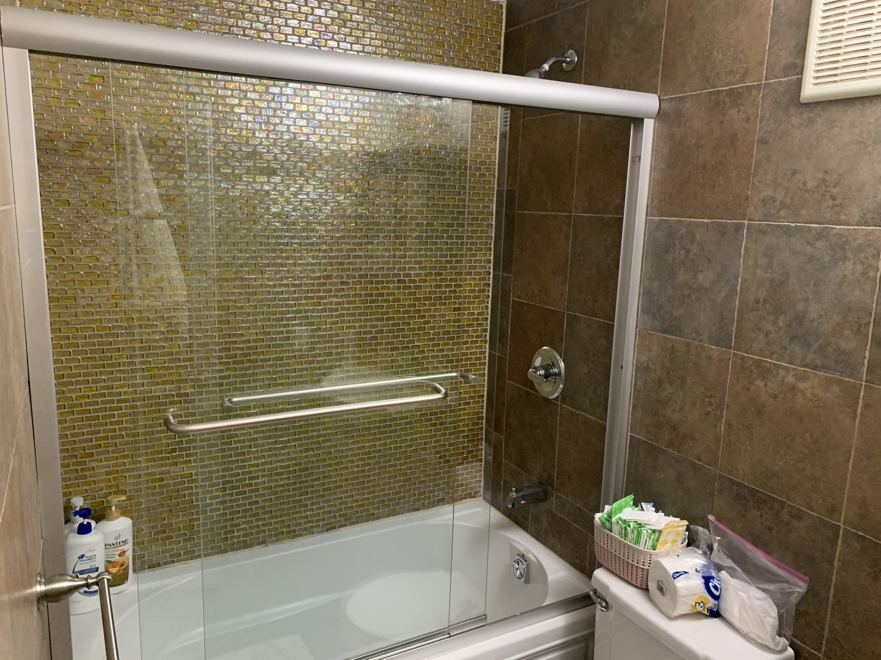 25-40 Shore Boulevard, Unit 6R Queens, NY 11102 - Photo 13 of 25