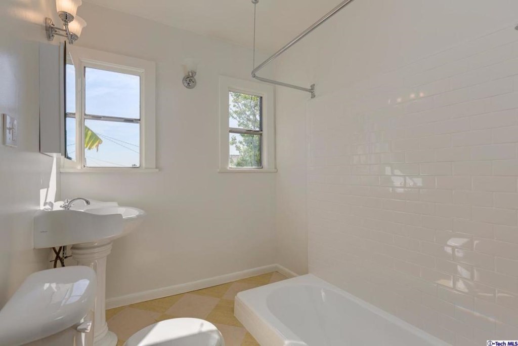 318 East Altadena Drive Altadena, CA 91001 - Photo 11 of 17 Additional Photo