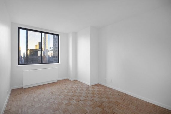 124 West 60th Street, Unit 23N Manhattan, NY 10023 - Photo 2 of 9