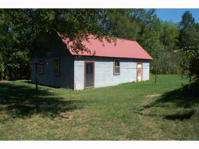 370 Moore Road Savannah, TN 38372 - Photo 3 of 3