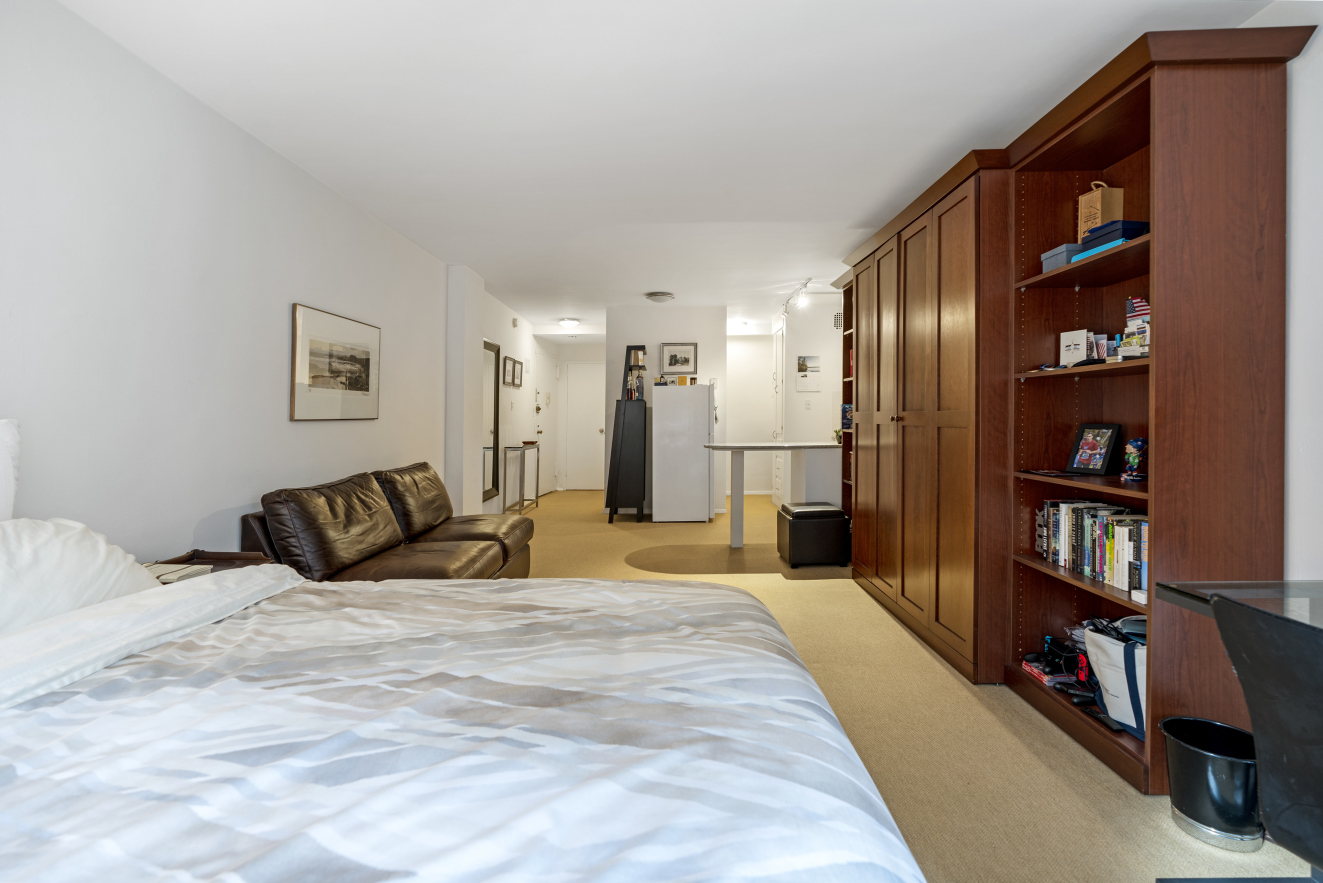 320 East 54th Street, Unit 2A Manhattan, NY 10022 - Photo 8 of 11