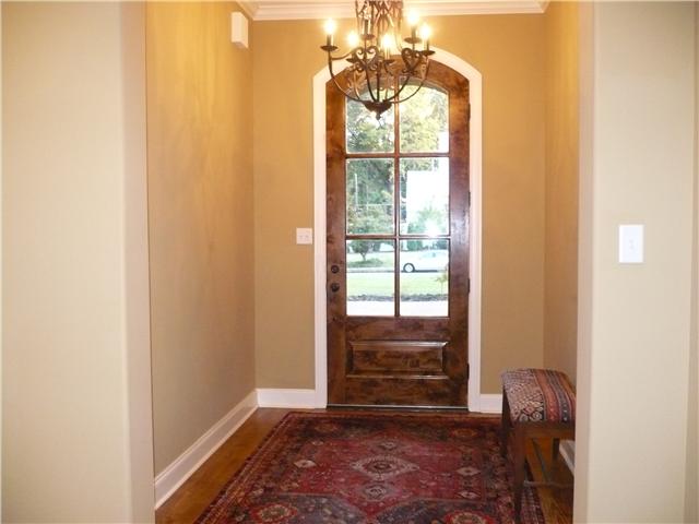 4862 Cole Road Memphis, TN 38117 - Photo 2 of 23 Inviting entry hall.