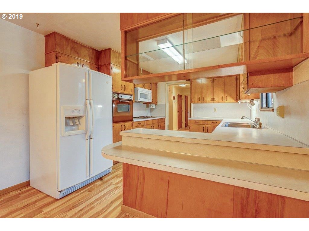 704 Page Road Winchester, OR 97495 - Photo 5 of 21 Gallery Image 5