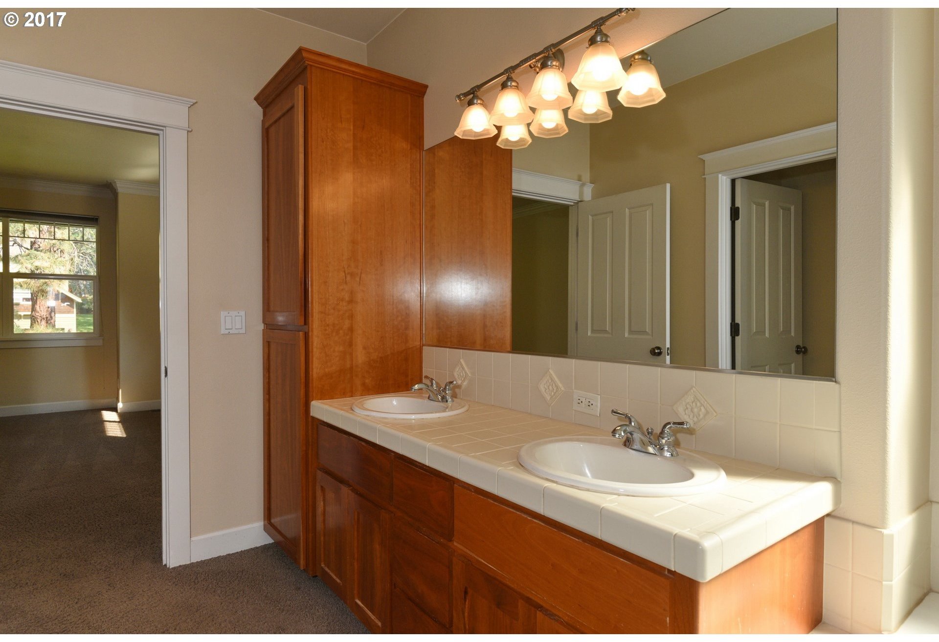 1062 Northwest Stannium Road Bend, OR 97703 - Photo 15 of 26 Gallery Image 15