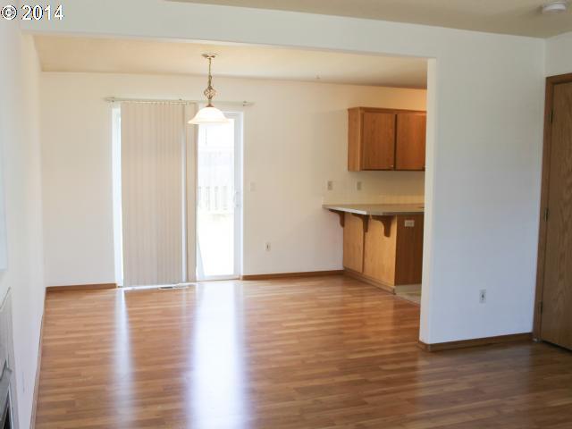 1187 Southwest Ivory Loop, Unit 6 Gresham, OR 97080 - Photo 3 of 14