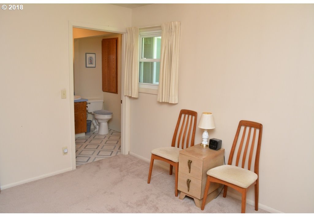 7745 Southwest Garden Home Road Portland, OR 97223 - Photo 5 of 17 Gallery Image 5