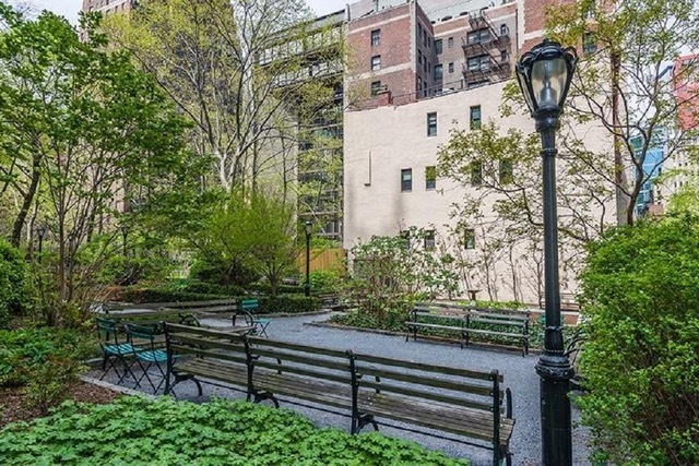 333 East 43rd Street, Unit 212 Manhattan, NY 10017 - Photo 11 of 14