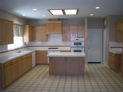 11612 Presidential Road Bakersfield, CA 93312 - Photo 6 of 20 huge kitchen