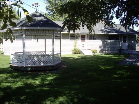 1706 Southwest 44th Street Pendleton, OR 97801 - Photo 1 of 24