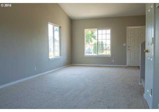 11007 Rees Street Northeast Donald, OR 97020 - Photo 2 of 16