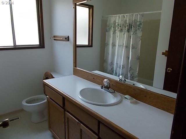 4049 Carnes Road Roseburg, OR 97471 - Photo 9 of 10