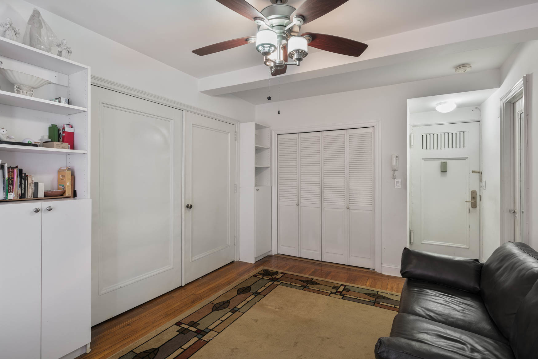 25 Tudor City Place, Unit 1714 Manhattan, NY 10017 - Photo 2 of 9