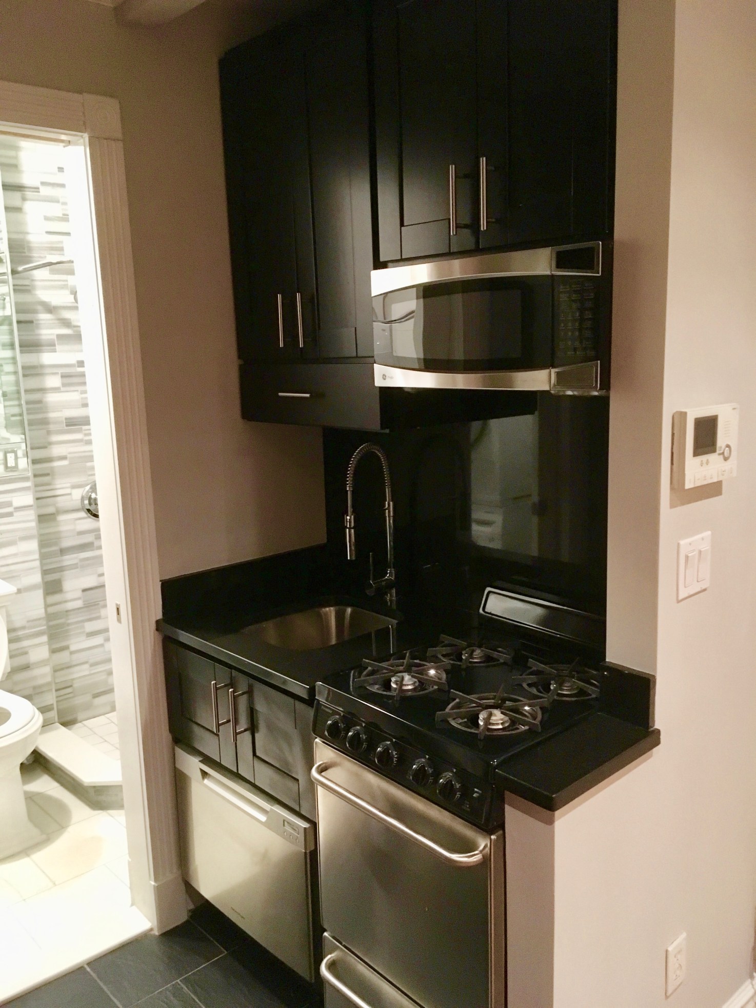 345 West 53rd Street, Unit 4C Manhattan, NY 10019 - Photo 7 of 10