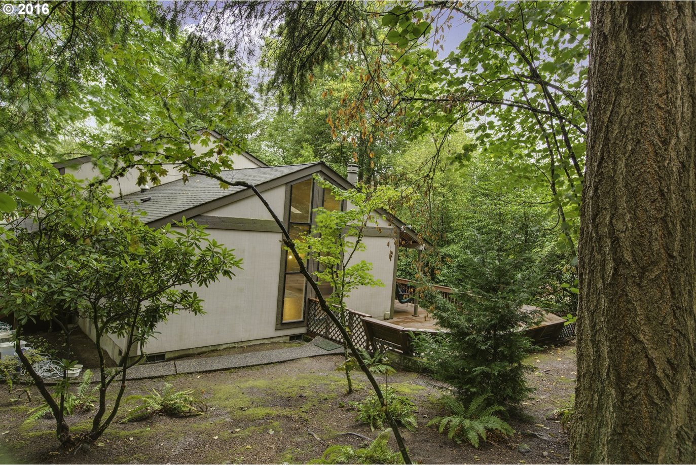 9905 Southwest Quail Post Road Portland, OR 97219 - Photo 27 of 29 Gallery Image 27