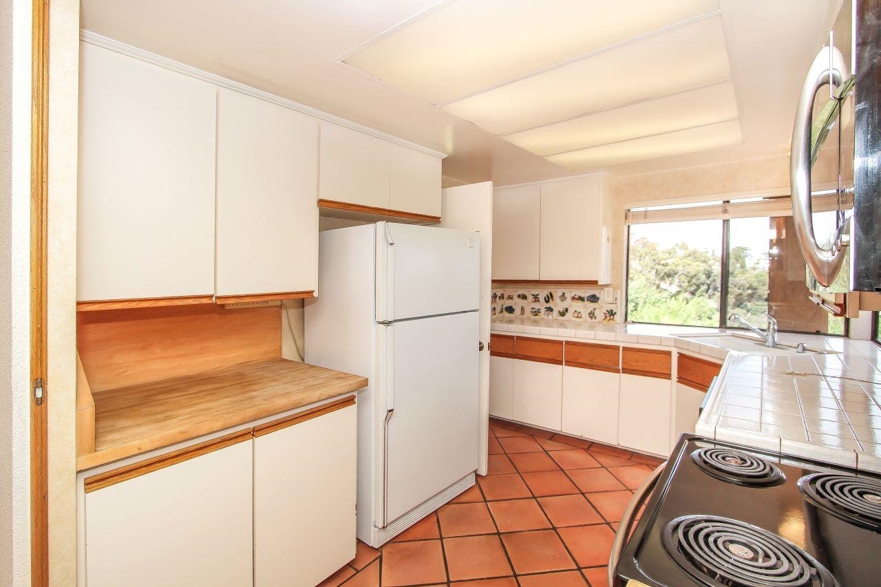 6685 Caminito Scioto La Jolla, CA 92037 - Photo 10 of 25