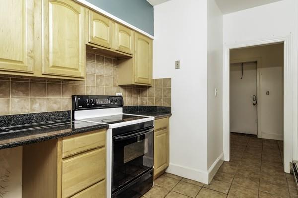 17 Fort Avenue, Unit A Boston, MA 02119 - Photo 13 of 25