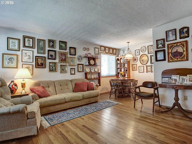 8444 Southwest 9th Avenue Portland, OR 97219 - Photo 13 of 16 Gallery Image 13