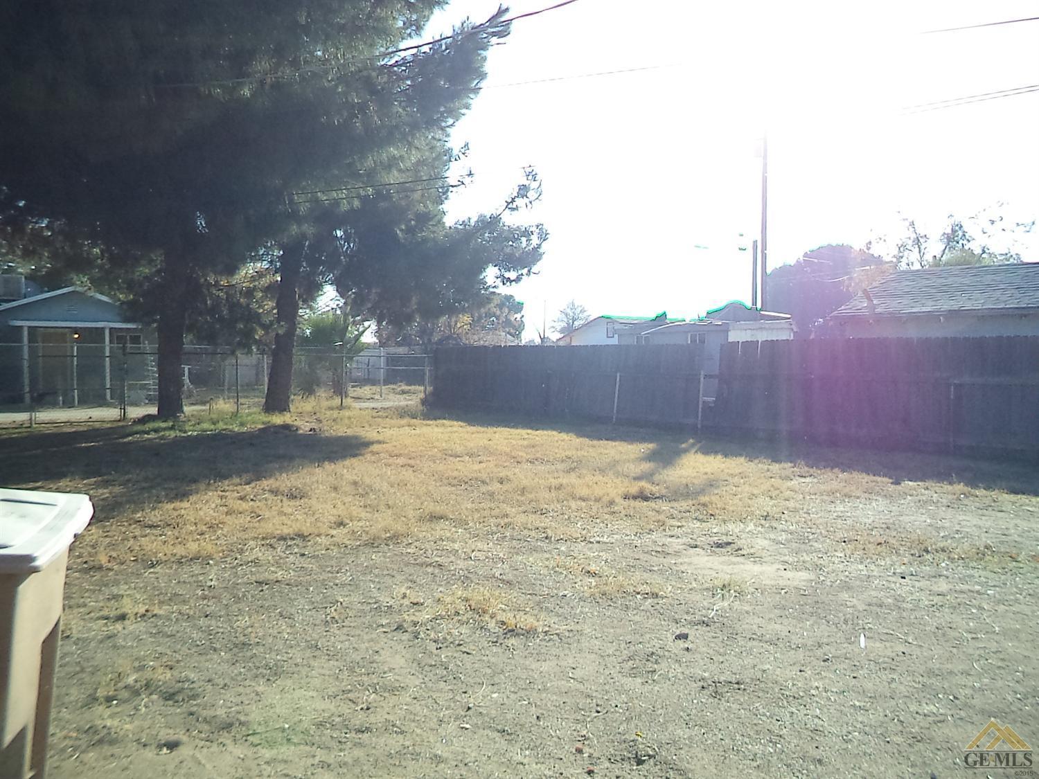 1304 Sequoia Drive Bakersfield, CA 93308 - Photo 15 of 17