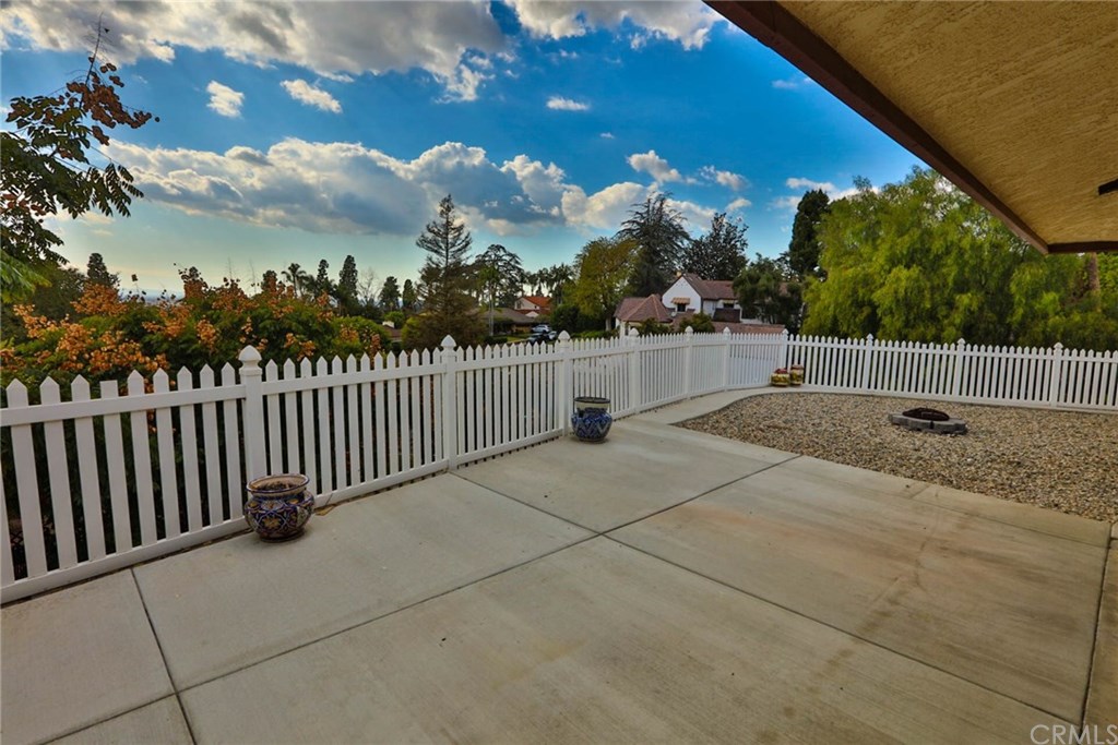 7830 Elden Avenue Whittier, CA 90602 - Photo 33 of 34 Yard View